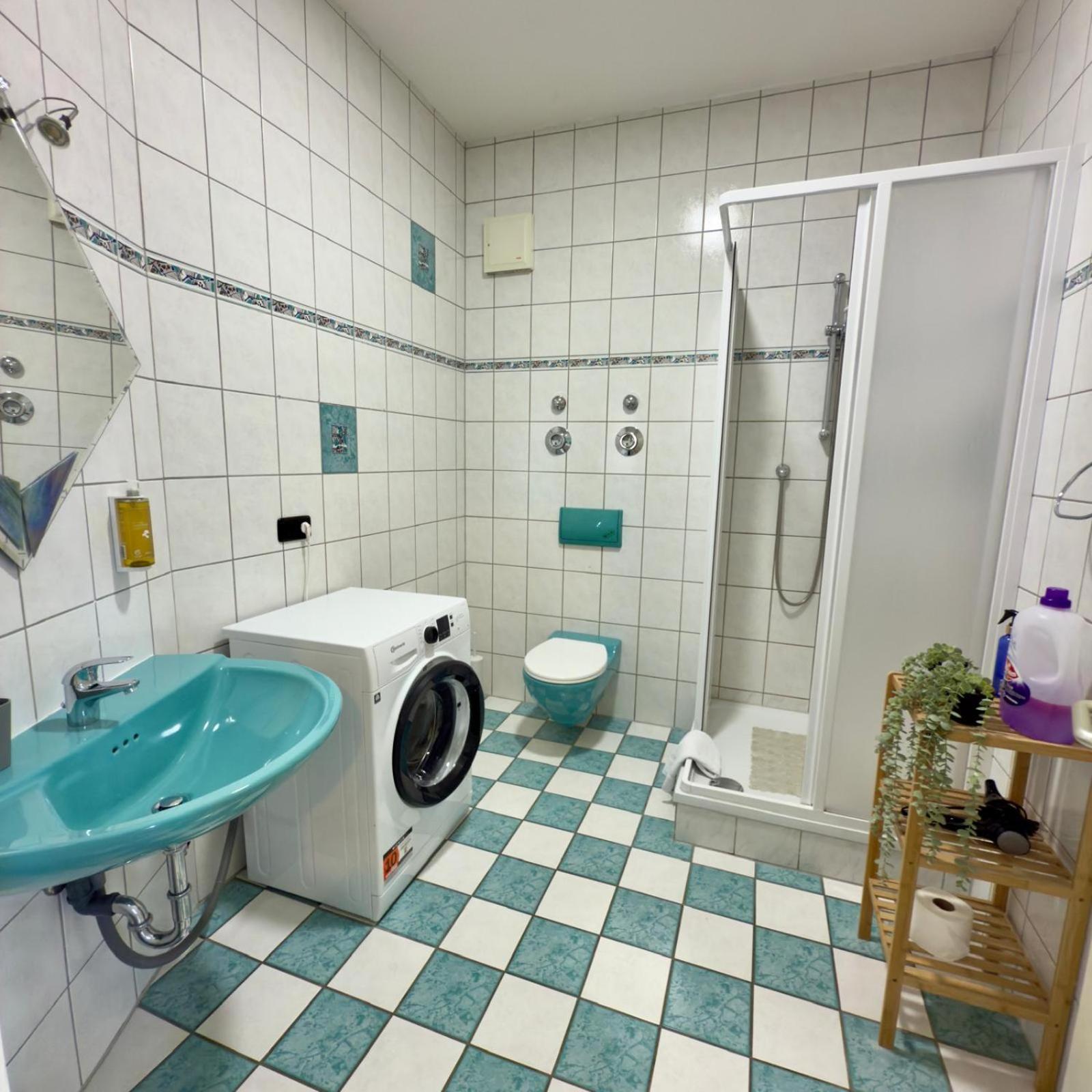 Raha Apartments - Charmantes Studio-Apartment - Hbf - Gratis Parkplatz Érfurt Exterior foto